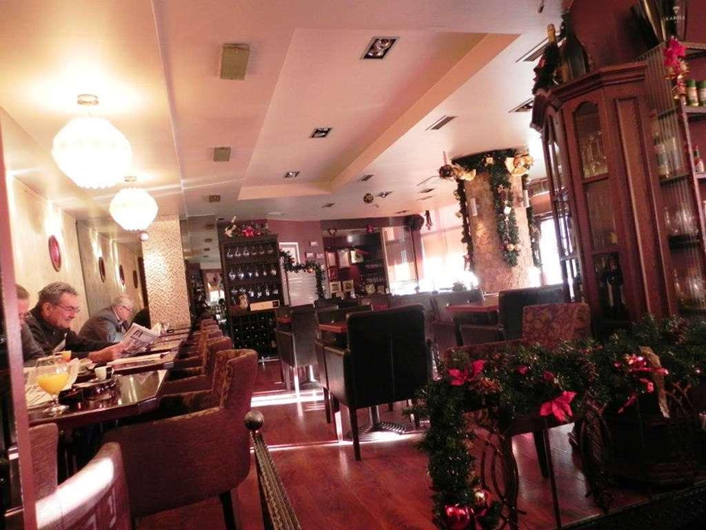 Hotel Zepter Palace بانيا لوكا المطعم الصورة